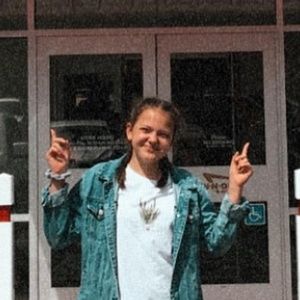 Meet your Posher, Alla